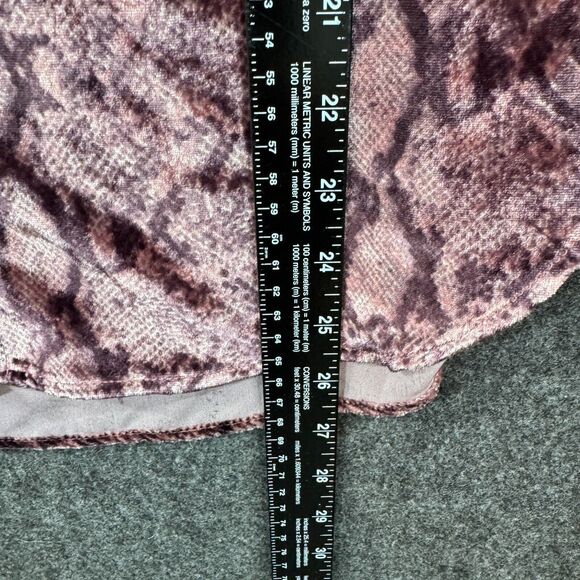 Anthropologie Pilcro The Hadley Top Women's Extra Small Pink Animal Print Velvet - Picture 6 of 9